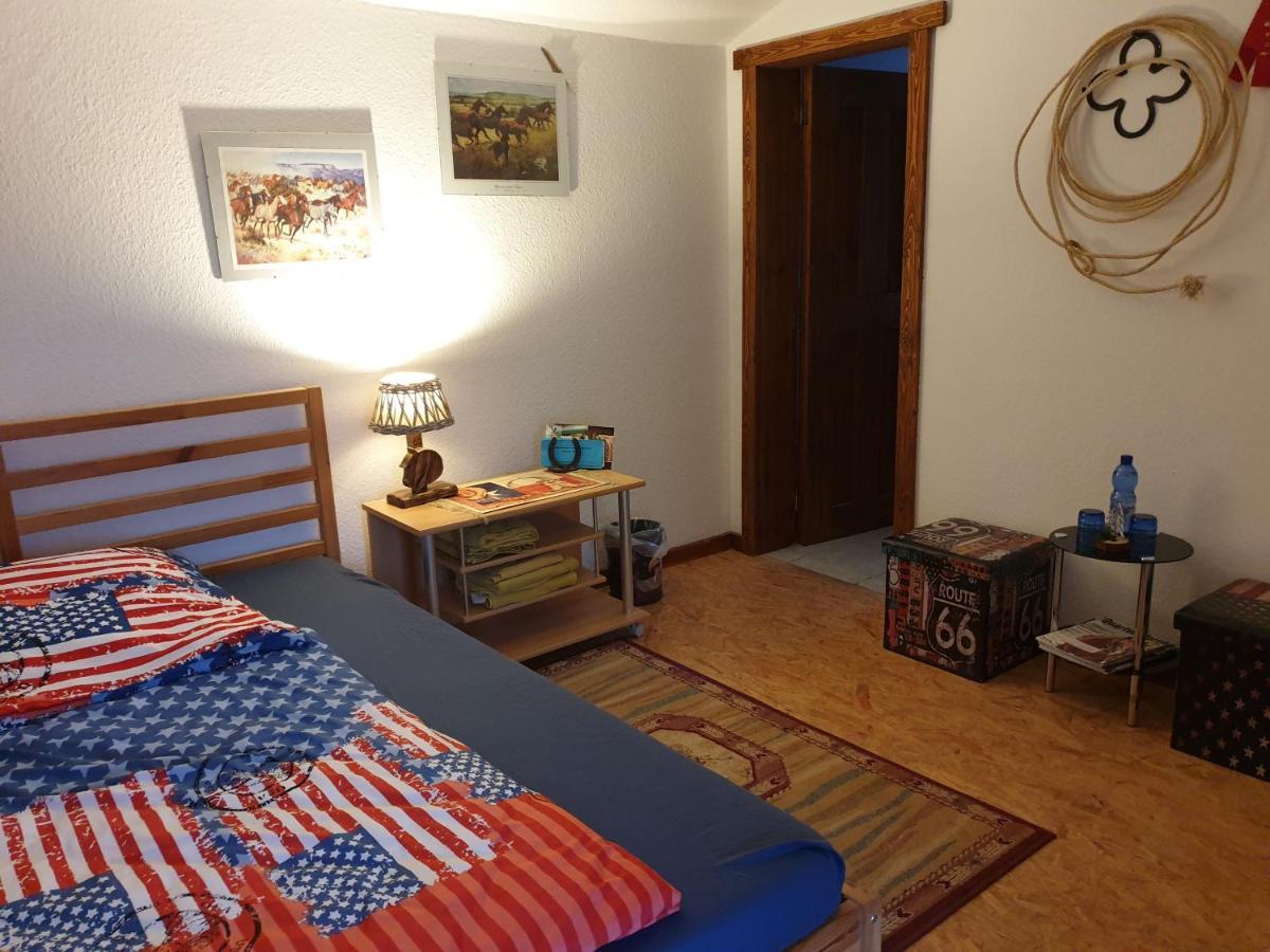 Chrom Ranch Reiterhof Bed & Breakfast Memmingen Eksteriør bilde