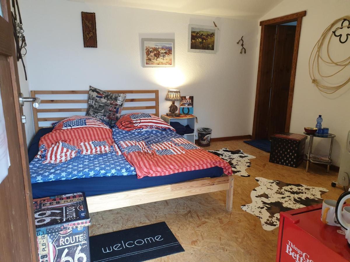 Chrom Ranch Reiterhof Bed & Breakfast Memmingen Eksteriør bilde
